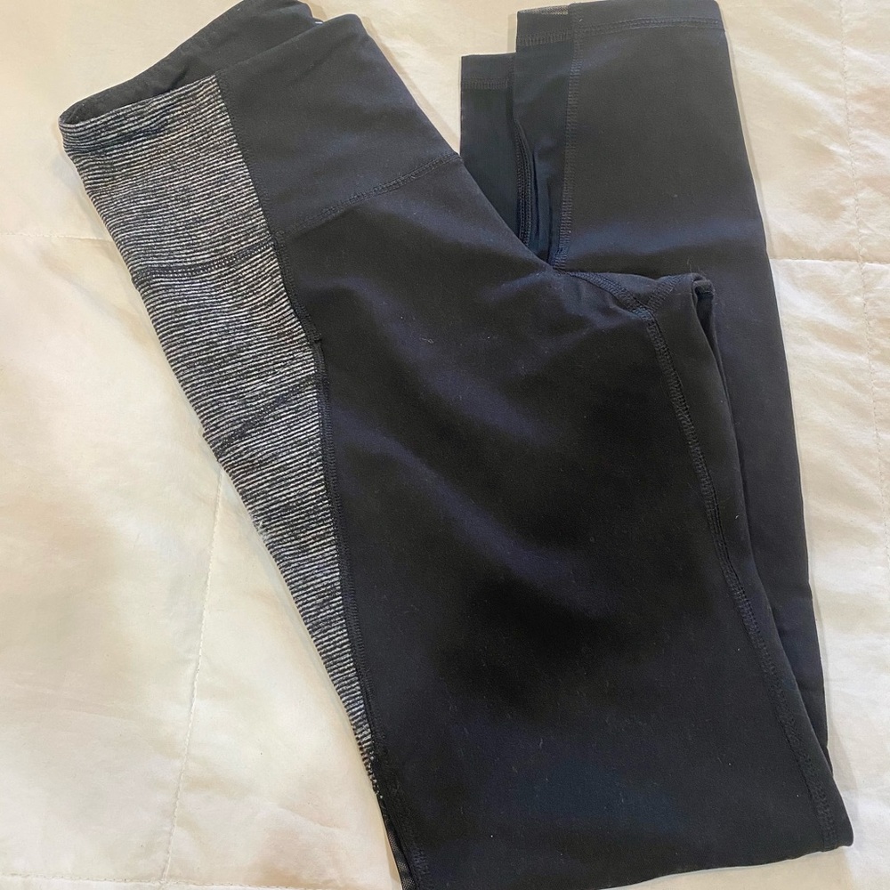 Old Navy Black and Grey Workout Leggings